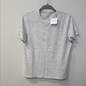 ✨2/$20✨AE crewneck T-shirt